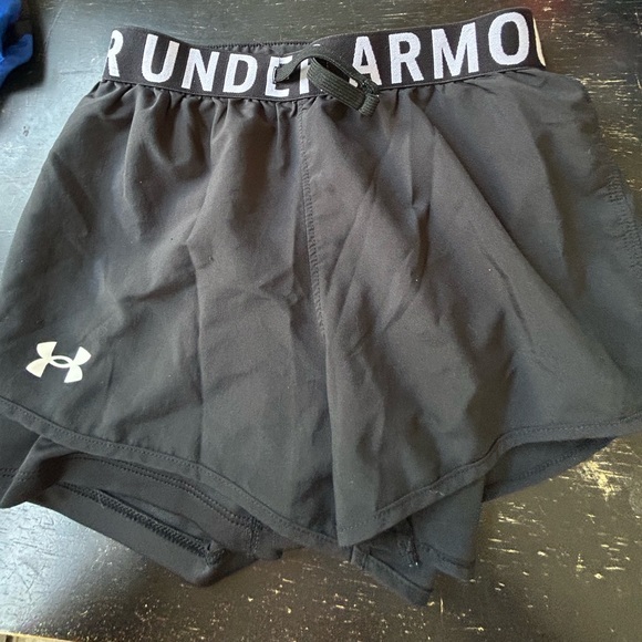 Under Armour Other - Under Armour Girls 2 in 1 shorts size YMD